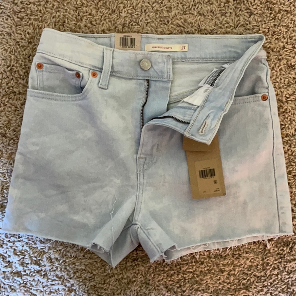 COPY - Levi’s high rise shorts